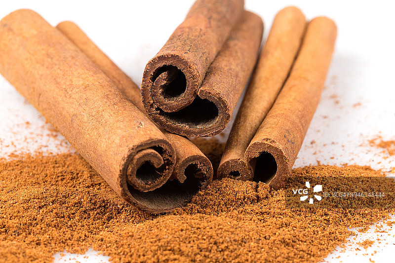 肉桂棒与粉末图片素材