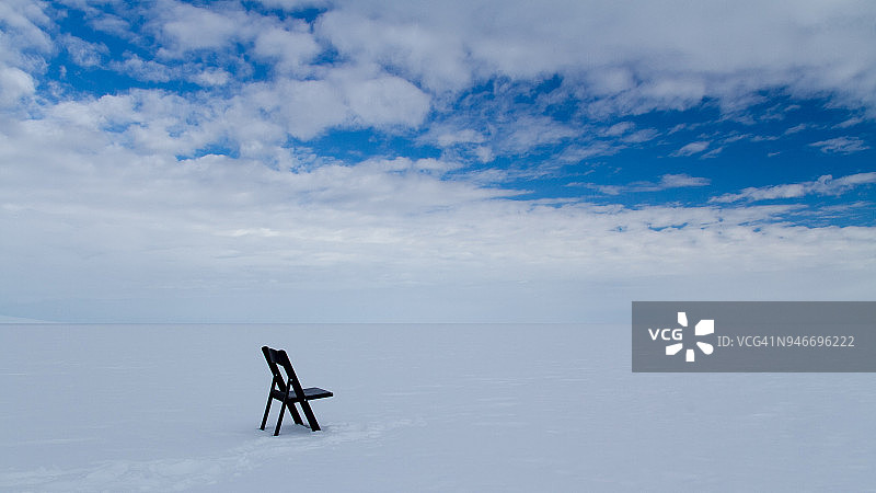 冰架上的椅子图片素材