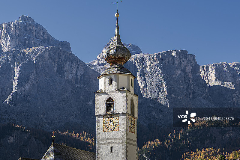 山村里的小教堂图片素材