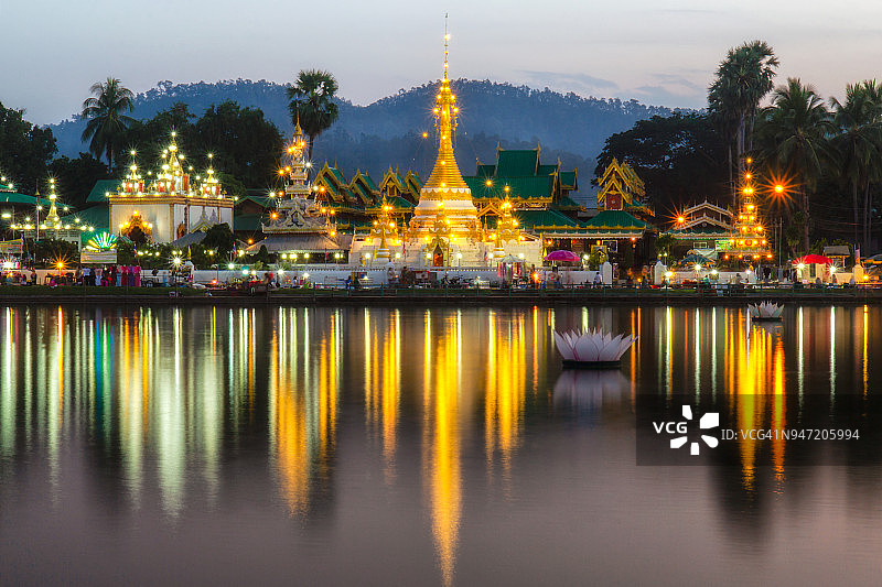清康寺和清钟寺的黄昏图片素材