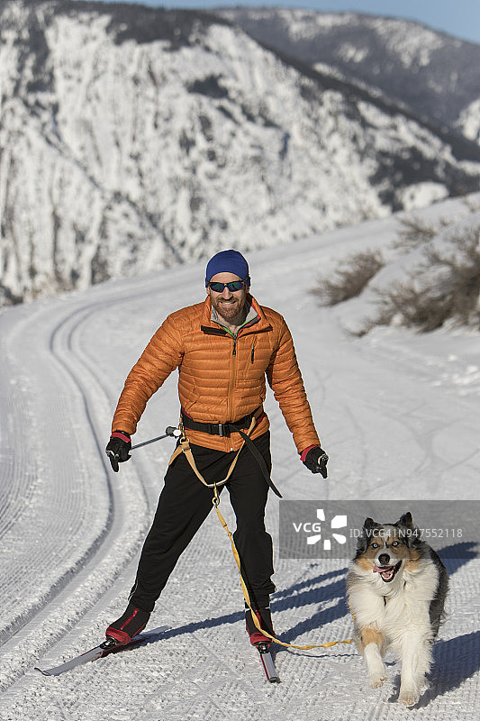 滑雪板滑雪图片素材