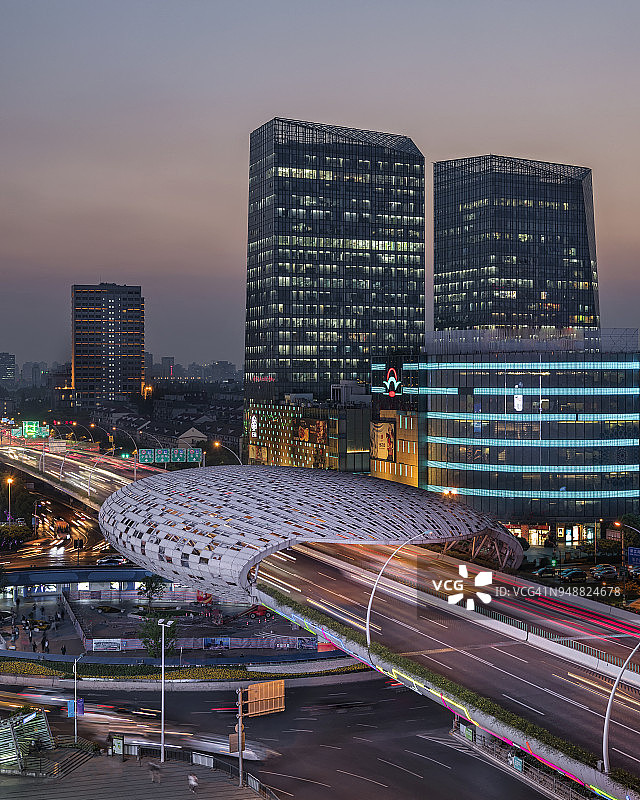 上海五角场立交桥的黄昏俯视图图片素材