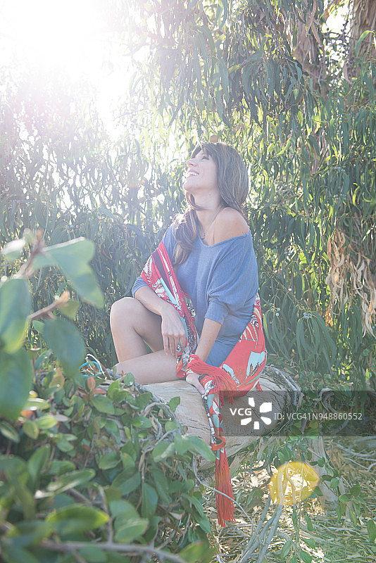 自然中的女人图片素材