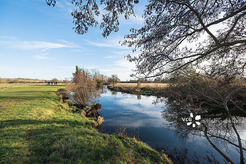 萨福克德德汉姆谷斯陶尔河图片素材