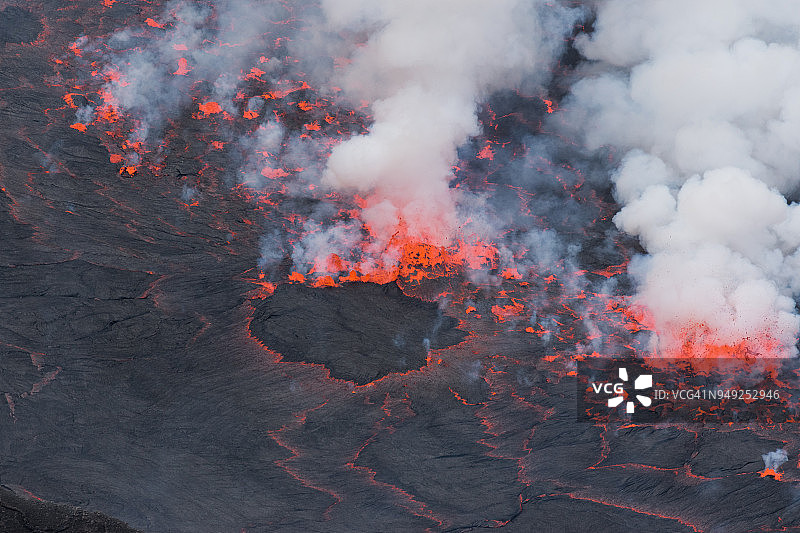 尼拉贡戈火山熔岩湖图片素材