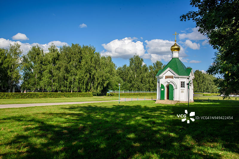 俄罗斯梁赞州康斯坦丁诺沃村的教堂图片素材