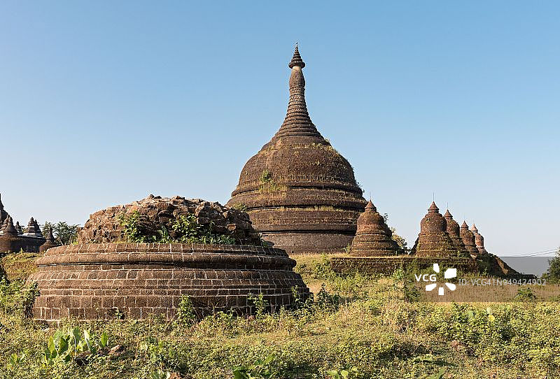 妙乌的亚达那邦佛塔图片素材