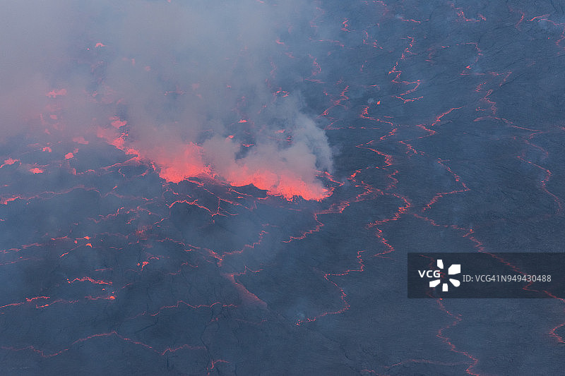 尼拉贡戈火山熔岩湖图片素材