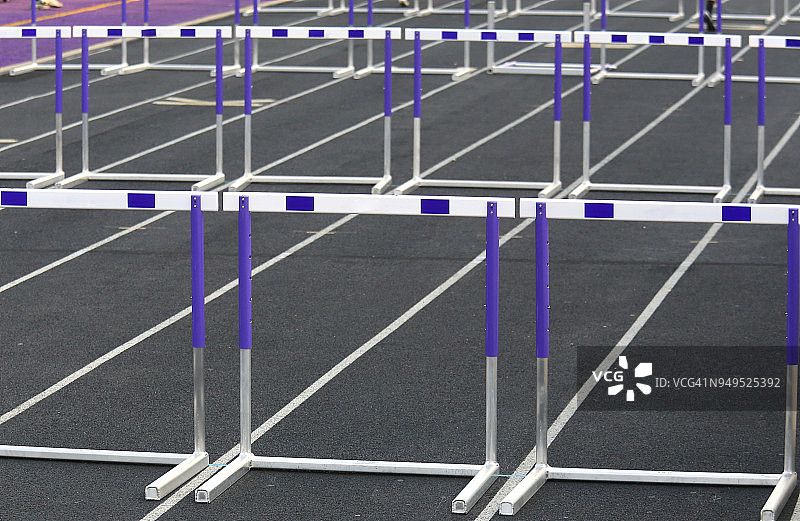 跨栏跑图片素材