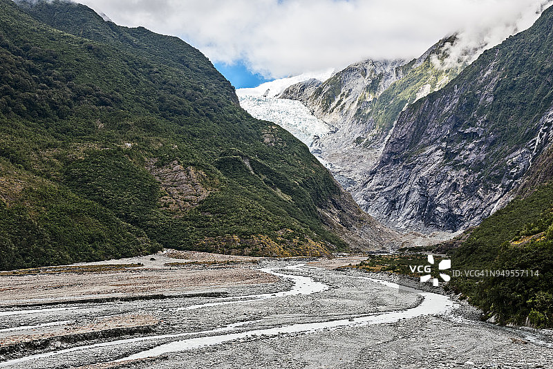 徒步前往弗朗兹·约瑟夫冰川图片素材