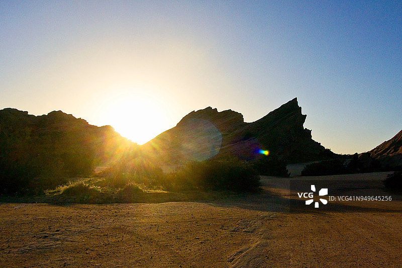 加州瓦斯奎兹巨岩的日落图片素材