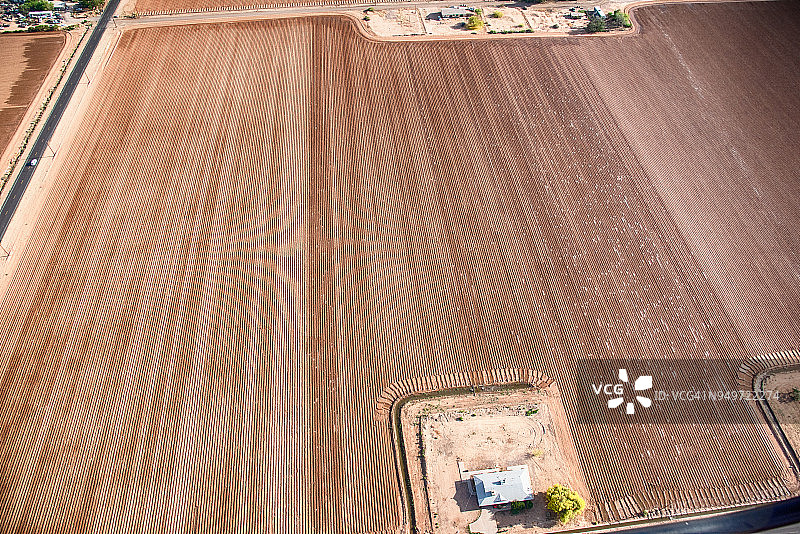 沙漠农场航拍图片素材