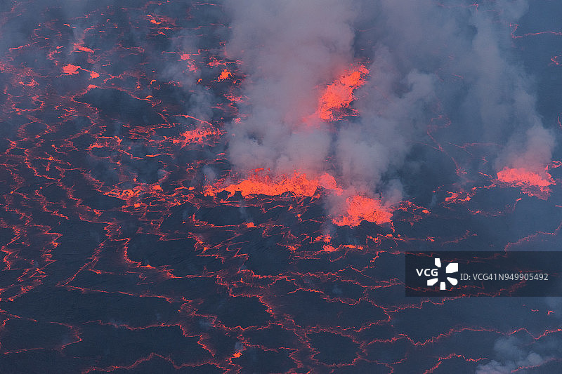 尼拉贡戈火山熔岩湖图片素材