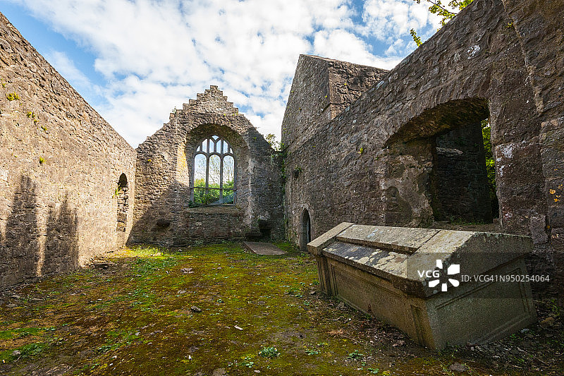 爱尔兰都柏林马拉海德城堡内的教堂遗址图片素材