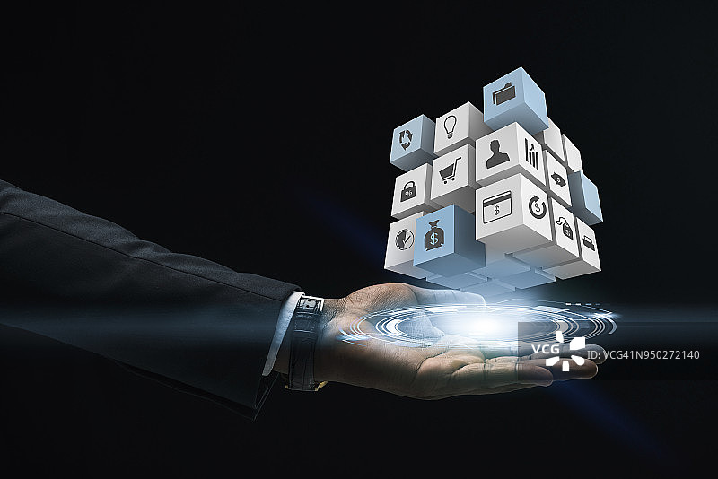 商人手持虚拟全息图抽象艺术图片素材