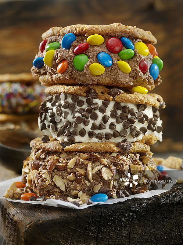 巧克力曲奇冰淇淋三明治图片素材