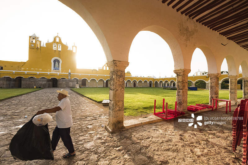 墨西哥尤卡坦伊萨马尔镇风光图片素材