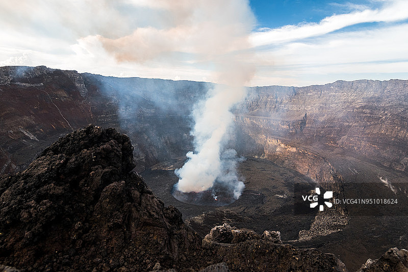 尼拉贡戈火山图片素材