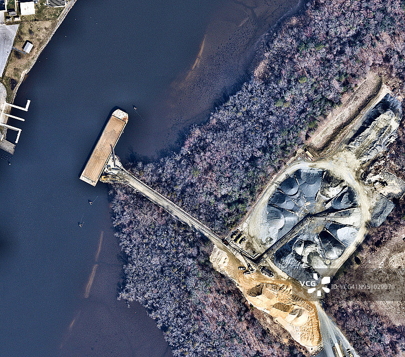 美国特拉华州煤炭仓库附近的渡轮图片素材