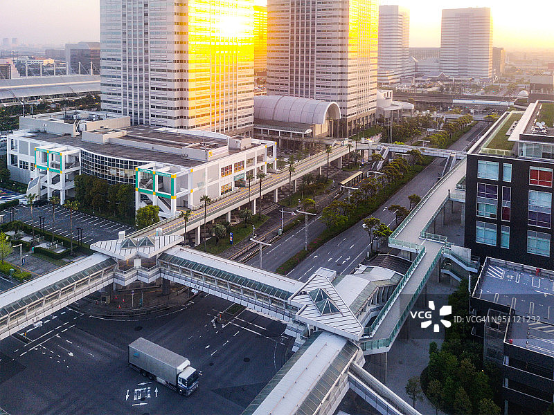 幕张新都心的日出（靠近东京商业区幕张）图片素材