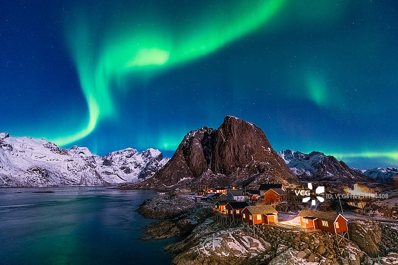 挪威罗弗敦群岛的北极光图片素材