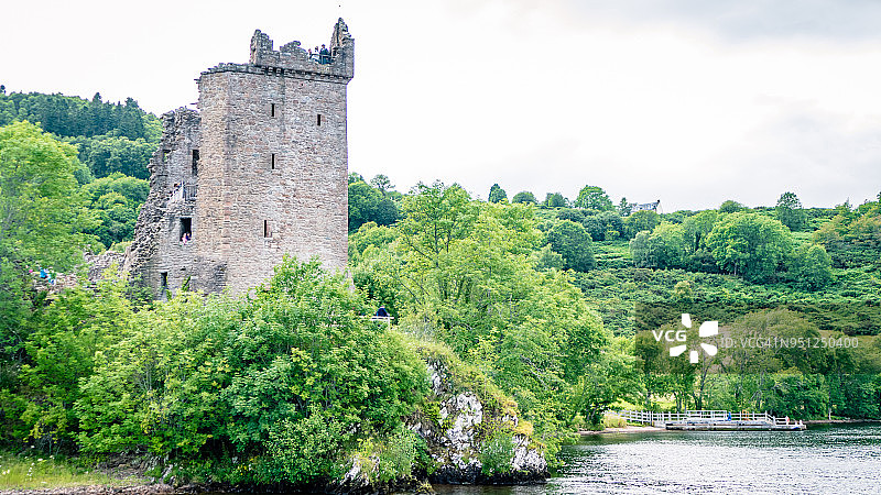 尼斯湖和洛赫特城堡图片素材