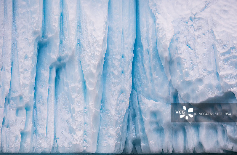 南极萨尔佩特里耶湾的冰山特写图片素材