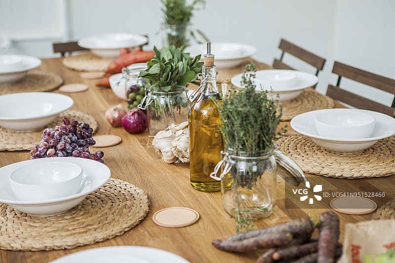 地中海风情餐桌图片素材