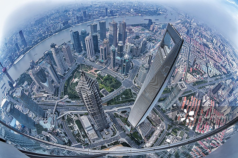 鱼眼镜头下的上海天际线图片素材