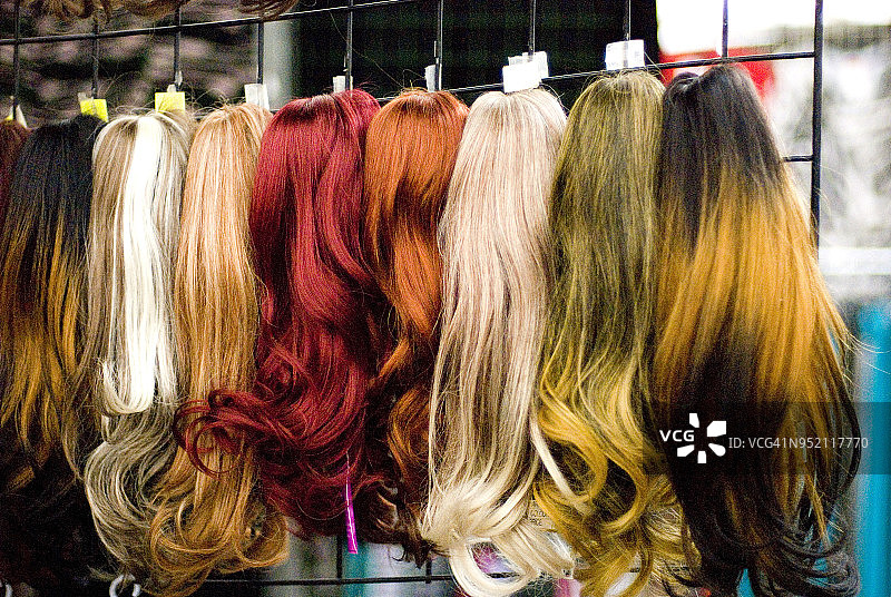 市场出售的假发图片素材