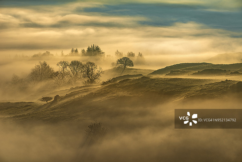 英国湖区景观日出云雾图片素材