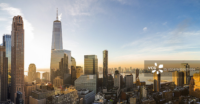 纽约曼哈顿下城自由塔及摩天大楼鸟瞰图片素材