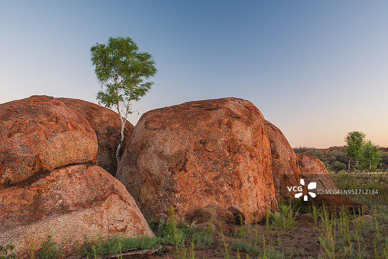 澳大利亚北领地卡尔卢卡尔卢或魔鬼大理石保护区图片素材