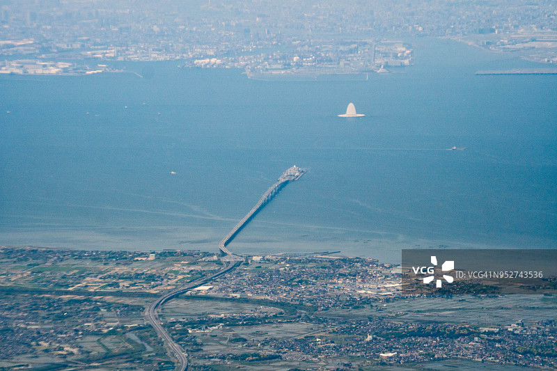 日本东京湾海上高速公路、千叶县木更津市与东京羽田国际机场空中航拍图片素材