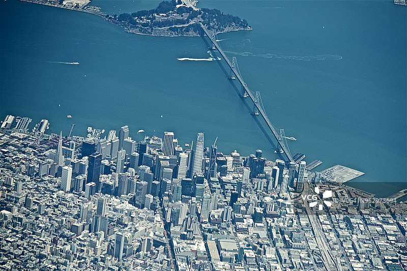 旧金山金融区和海湾大桥高空远眺（高对比度）图片素材