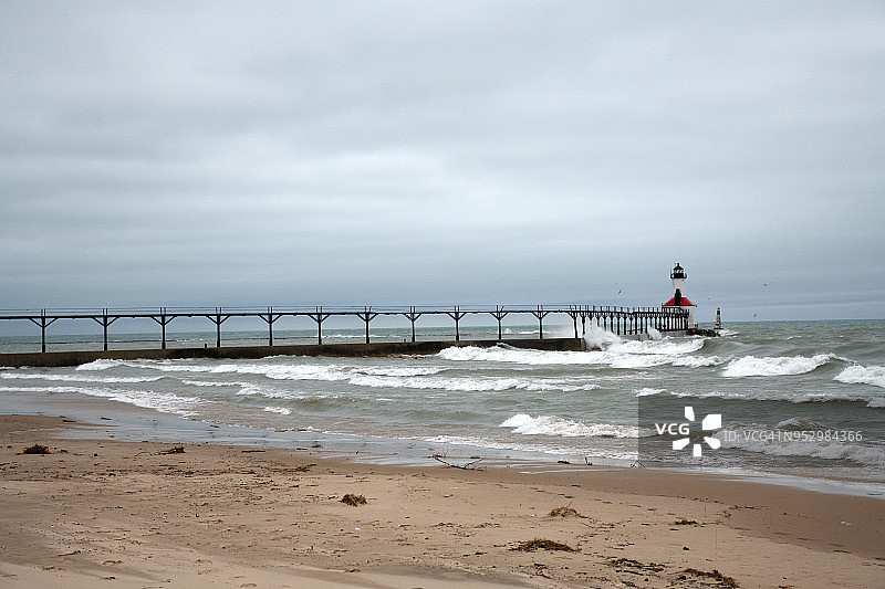 密歇根城防波堤灯塔，印第安纳州，美国图片素材