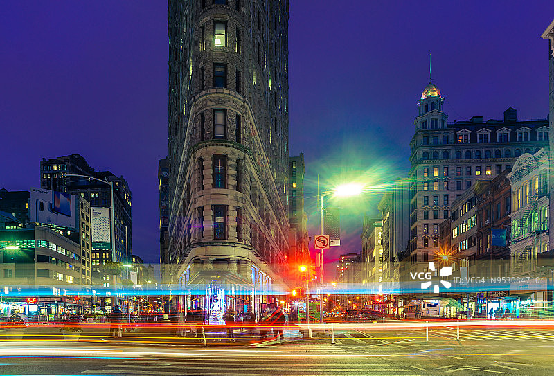 夜晚的熨斗区图片素材