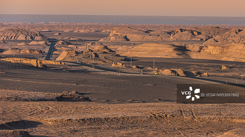 伊朗克尔曼省卡卢特沙漠交通运输图片素材