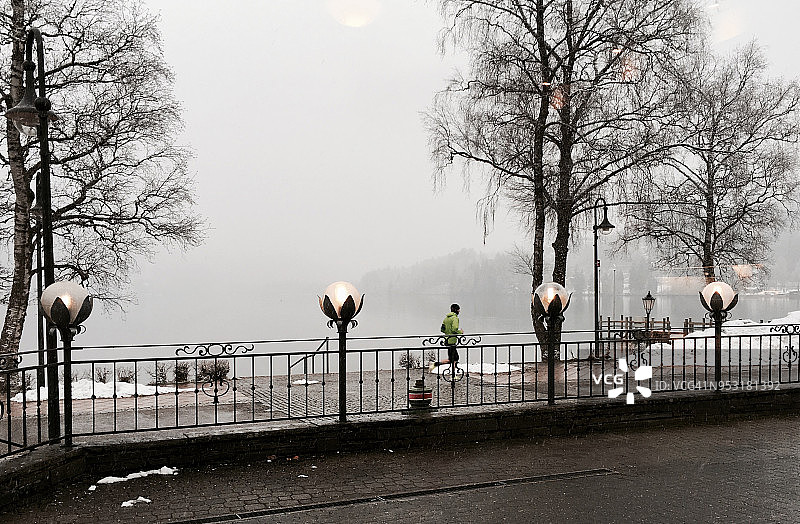 雪地赛跑者图片素材