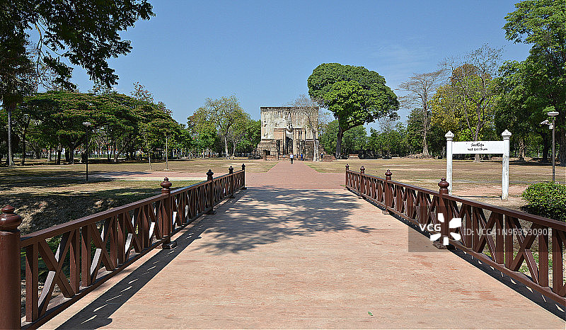 素可泰历史公园西春寺的阿迦纳佛像图片素材