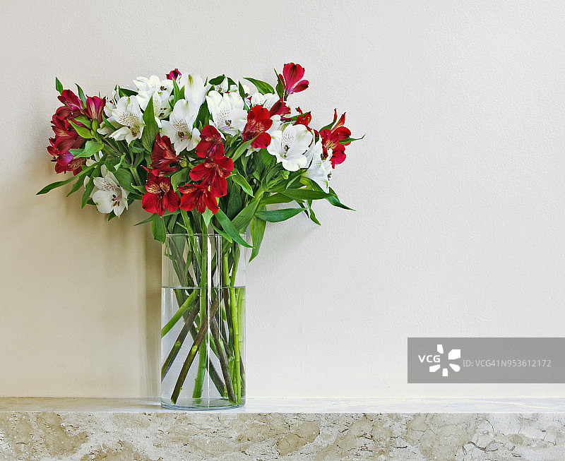 精美的六出花插花静物图片素材