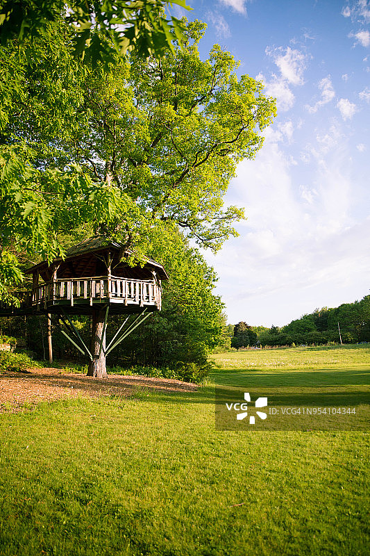 公园里的树屋图片素材