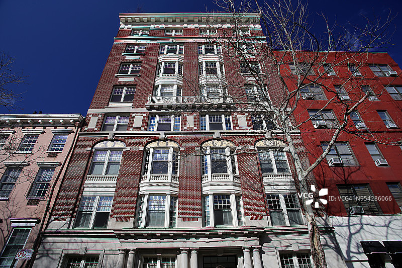 纽约曼哈顿东村的精美装饰建筑外墙图片素材