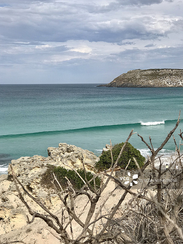 袋鼠岛彭宁顿湾的冲浪场景图片素材
