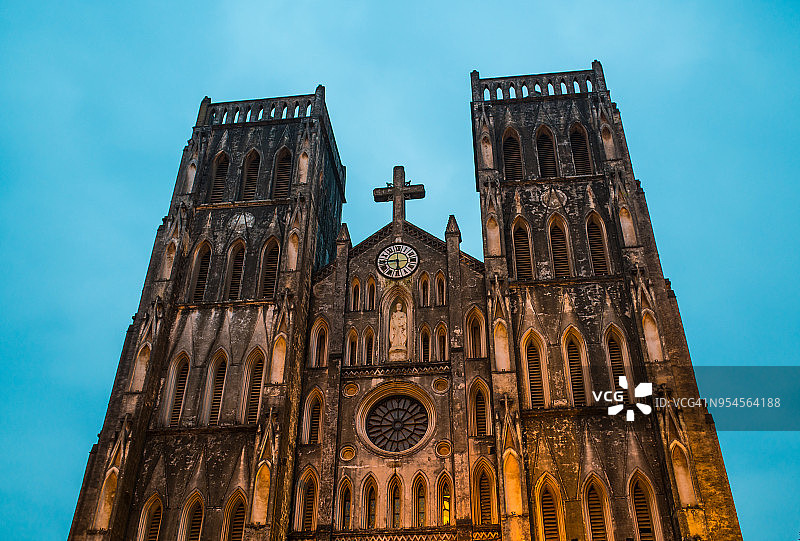越南河内圣约瑟夫大教堂夜景图片素材