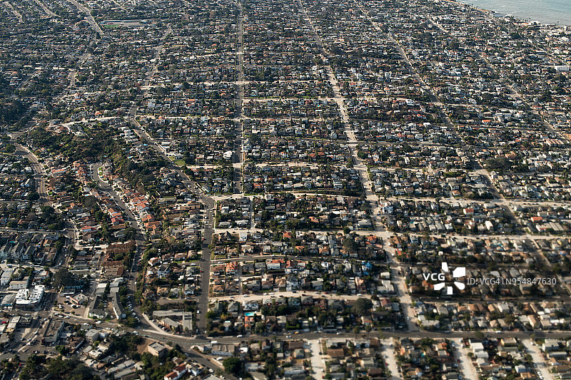 俯瞰城市蔓延图片素材