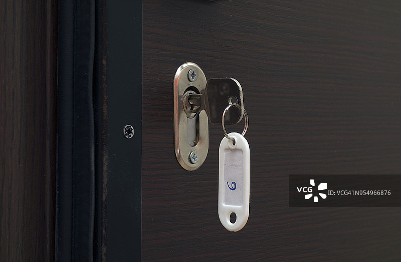 欧洲，希腊，雅典，比雷埃夫斯地区，2018：酒店房间钥匙特写图片素材