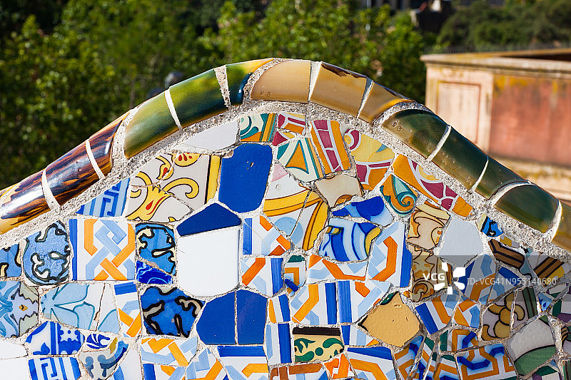西班牙巴塞罗那奎尔公园的马赛克细节图片素材