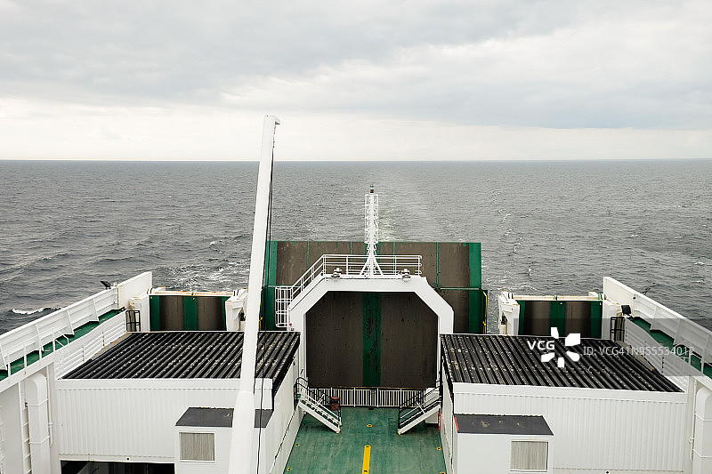从前往哥特兰岛的渡轮上眺望海景图片素材
