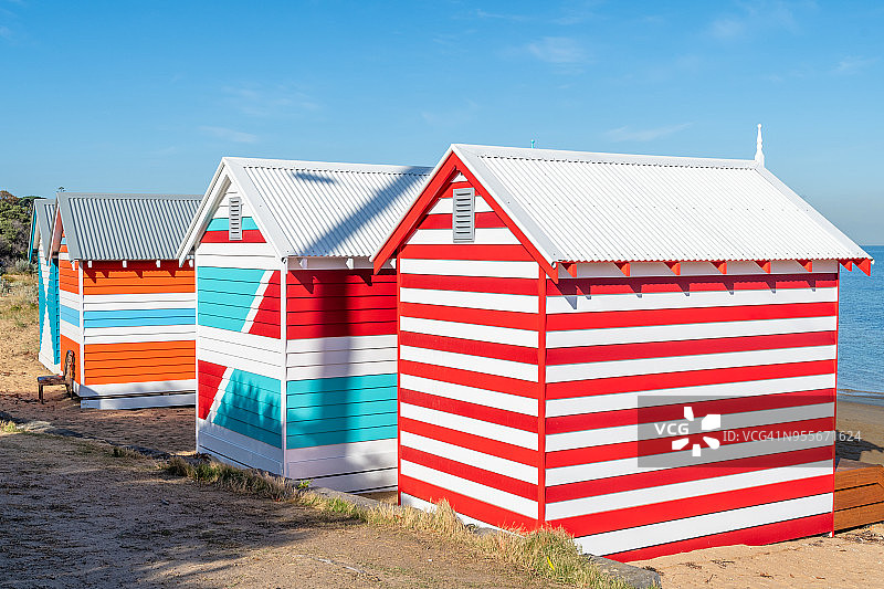 澳大利亚墨尔本布莱顿海滩的沐浴小屋图片素材